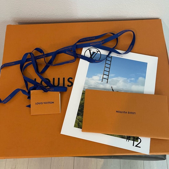 SOLD!! Louis Vuitton MM Black Monogram Tote Bag - Picture 8 of 8